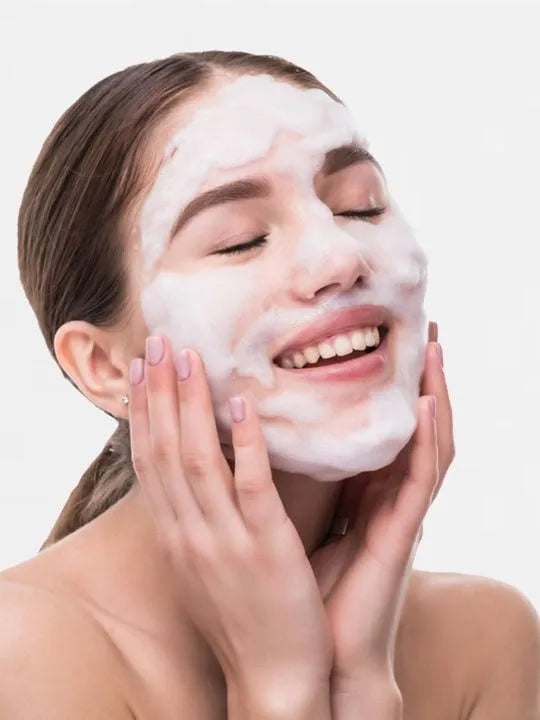Golden Pearl Foaming Face Wash