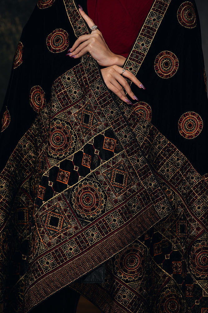 Elegant Zardozi Needlework Velvet